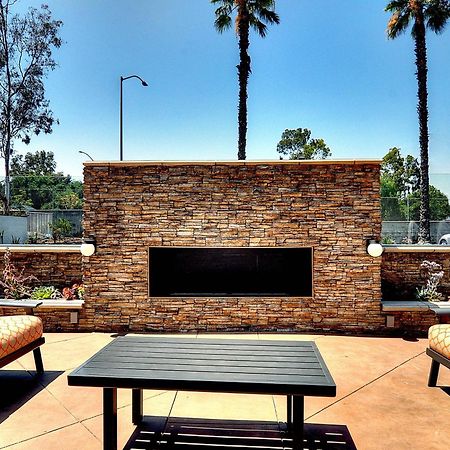 Fairfield Inn & Suites By Marriott Los Angeles Роузмийд Екстериор снимка