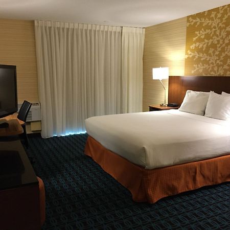 Fairfield Inn & Suites By Marriott Los Angeles Роузмийд Екстериор снимка