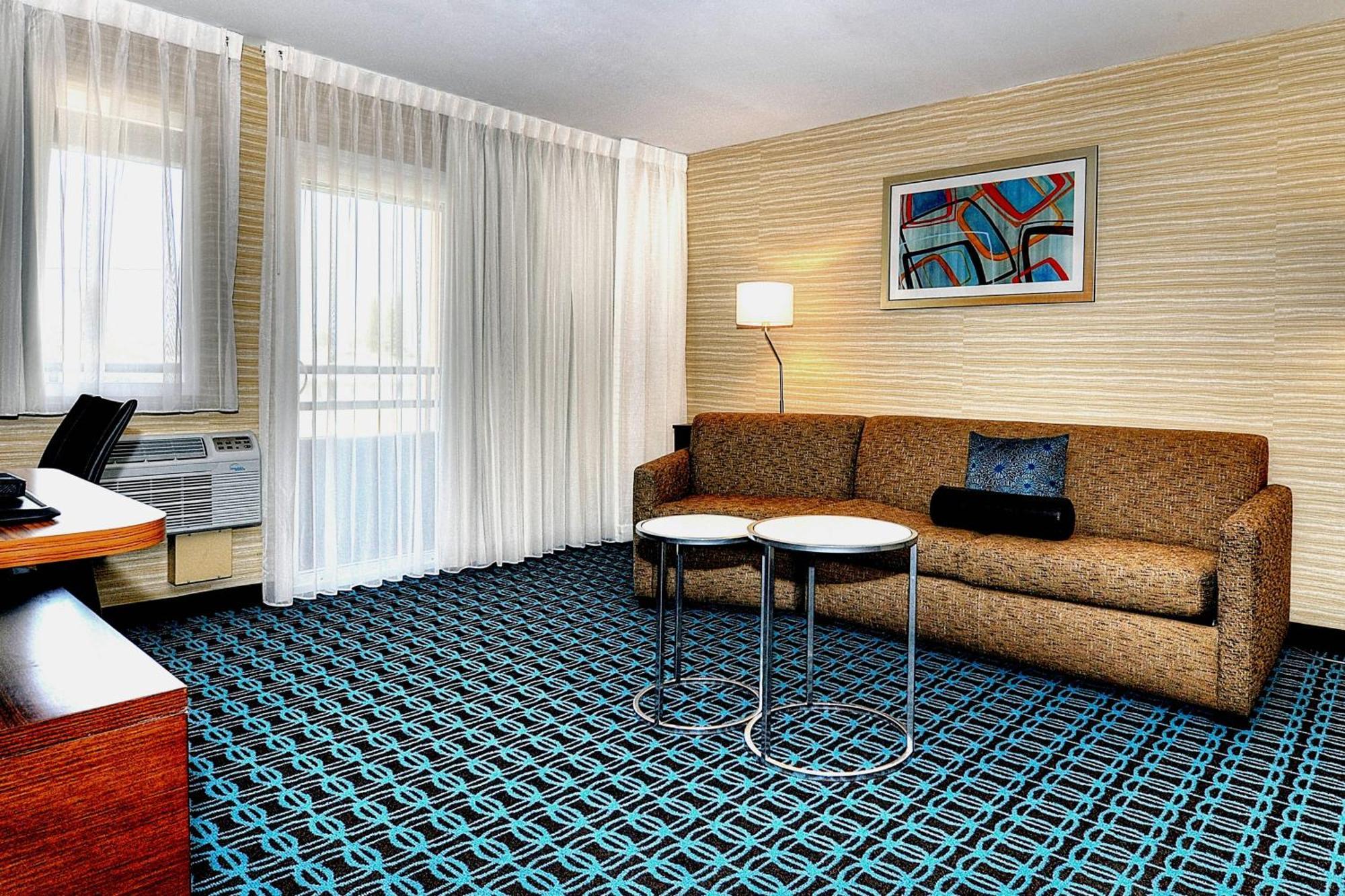 Fairfield Inn & Suites By Marriott Los Angeles Роузмийд Екстериор снимка
