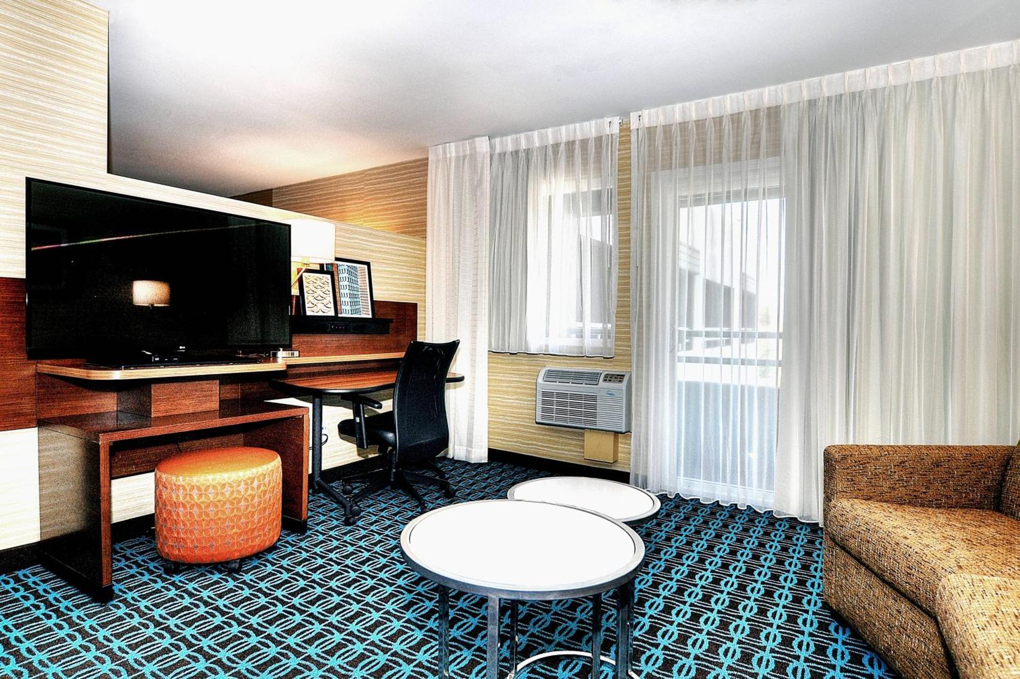 Fairfield Inn & Suites By Marriott Los Angeles Роузмийд Екстериор снимка