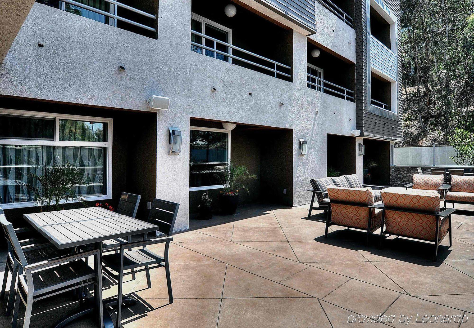 Fairfield Inn & Suites By Marriott Los Angeles Роузмийд Екстериор снимка