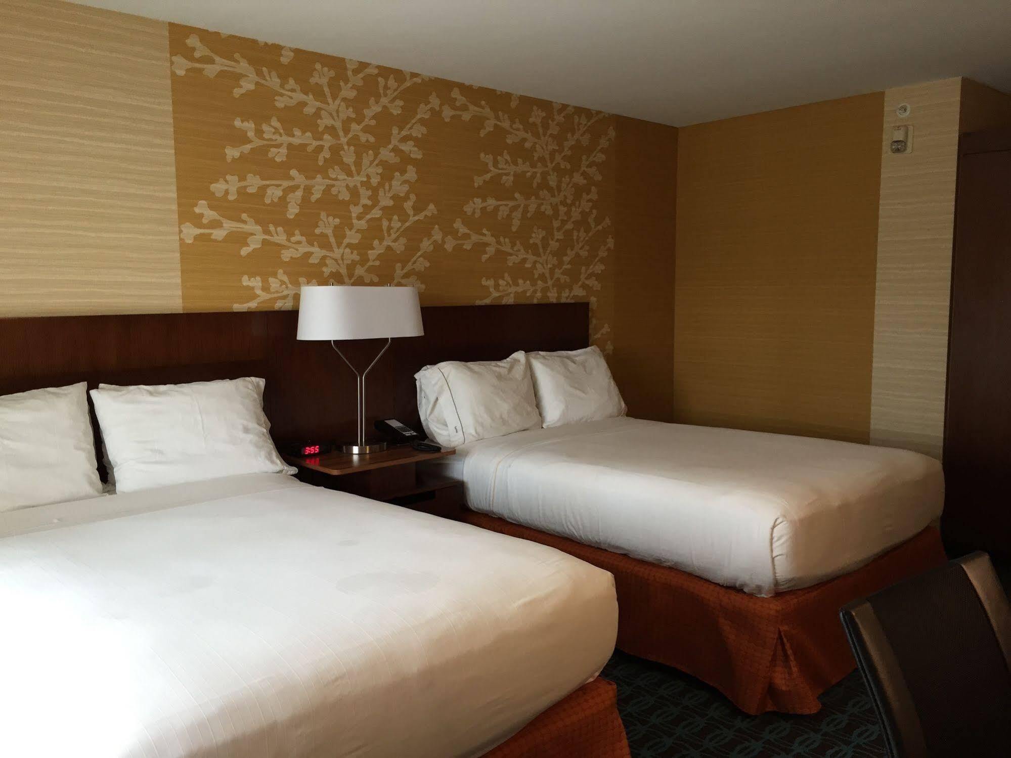 Fairfield Inn & Suites By Marriott Los Angeles Роузмийд Екстериор снимка